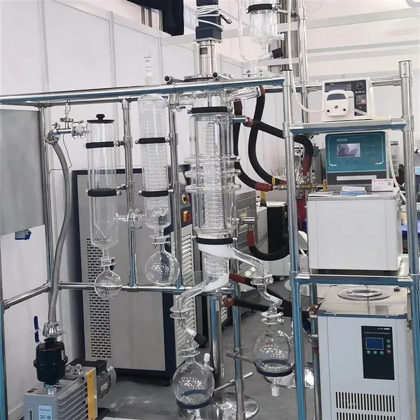 Wiped Film Distillaion Quality Oil Wiped Film Evaporator Lab Molecular Distillation Closed Loop Extractor Essential Oil Machine 5M2 Evaporate photo-5