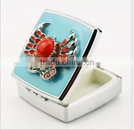 Top Grade Decorative Diamond Crab Metal Trinket Pill Box