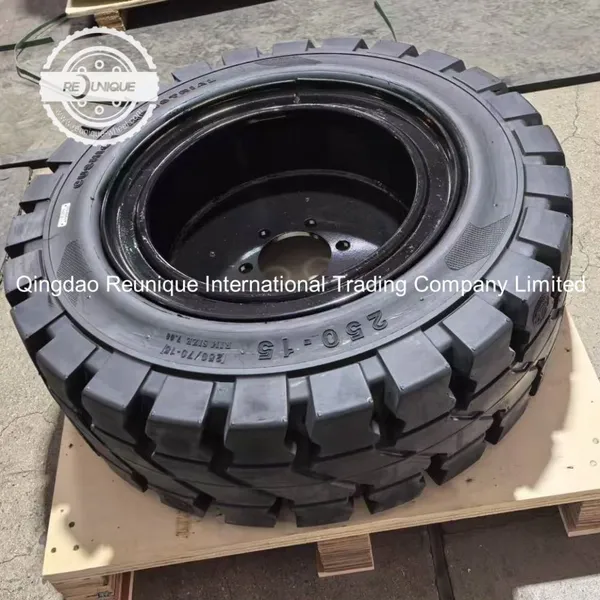 China Solid Tyre Forklift Tyre 250-15/7.0 and 7.00-15 Wheel Rim