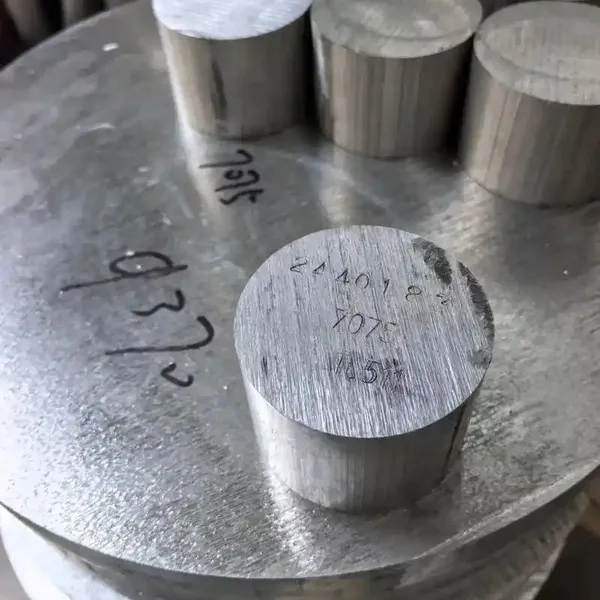 Solid High Quality Round Bar for Cutting Aluminum Alloy photo-4