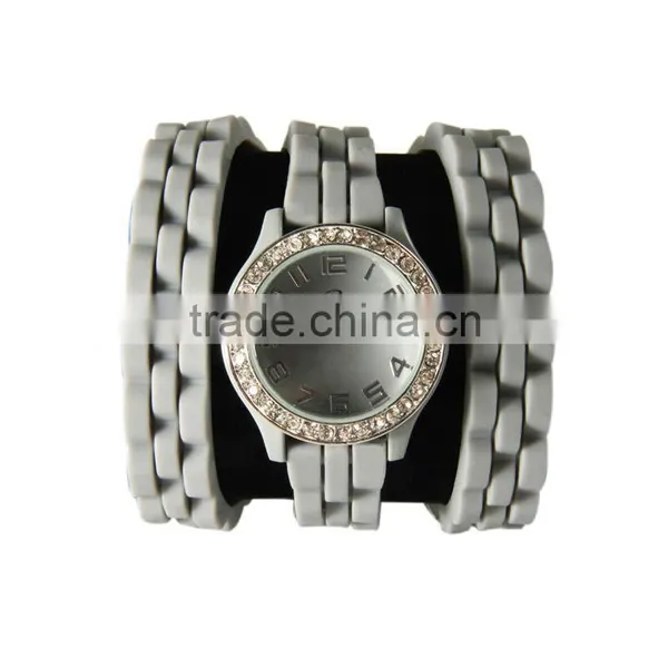 Guang Zhou YB Lady Watch Silicone Band Alloy Case Wholesale Watches photo-5