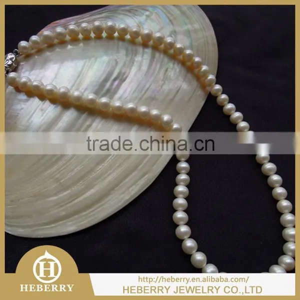 Traditional China Pearl Nacklace