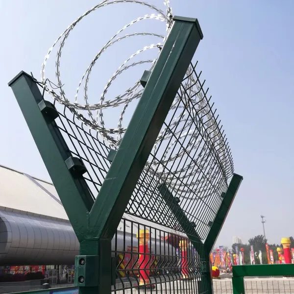 Razor Blade Wire Mesh Roll / Security Razor Blade Fence for House / Far Barbed Wire Mesh