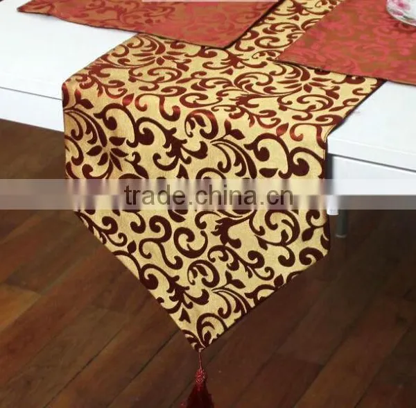 Polyester Jacquard Luxury Table Runner, Wedding Banquet Table Runner Even Table Runner Swirl Design Burgundy