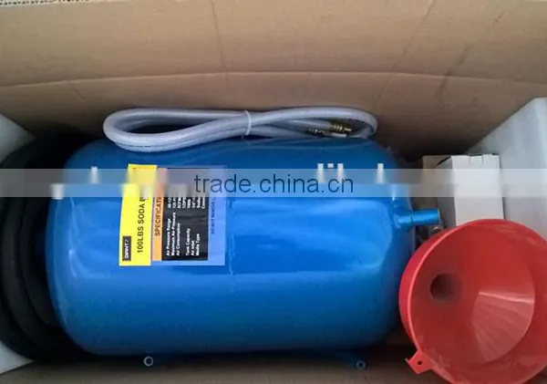 Easy Movement Sandblasting Machine For Rusty Cleaning photo-3