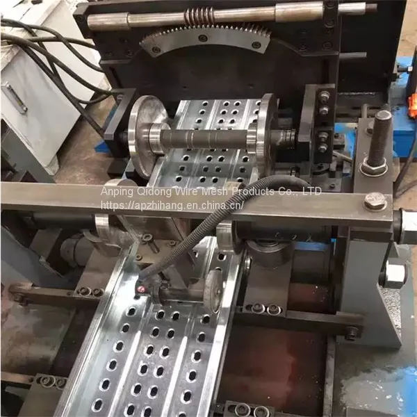 Pattern Custom Metal Protective Plate Fluorocarbon Aluminum Plate Punching Mesh Plate photo-3