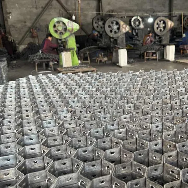 Refractory Hex Mesh, Malla Hexagonal As Lining Against Heat, Abrasion & Corrosion, ST37 Carbon Steel Factory Direct photo-2