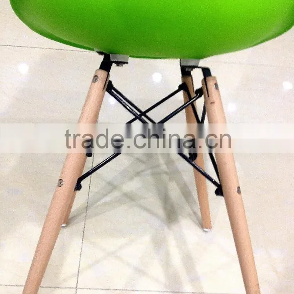 Cheap Replica EMES Style Wooden Legs PP Plastic Chair With Low Price photo-3