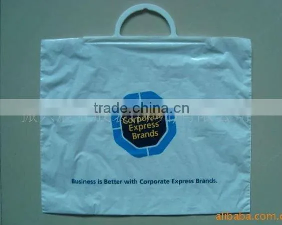 Plastic Clip Closed Handle Gift Bag
