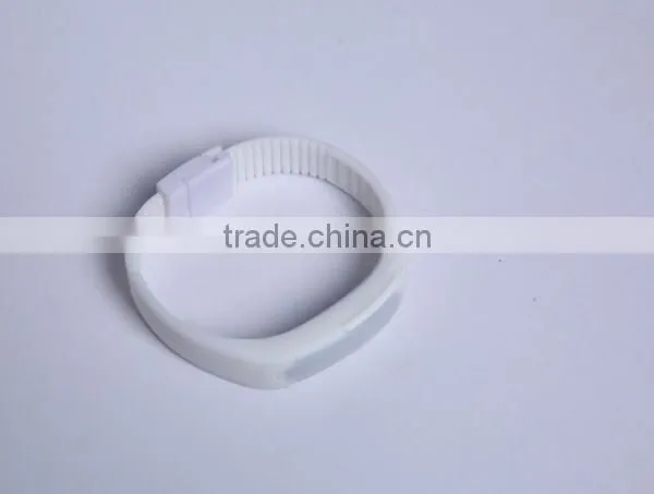 Made in China LED Energy Silicone and Digital Colorful Led Bracelet Watch photo-3