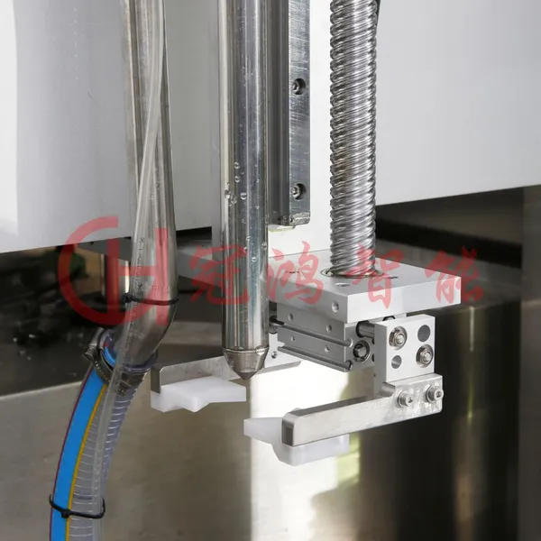 Double Heads Tracking Type Servo Piston Filling Machine photo-2