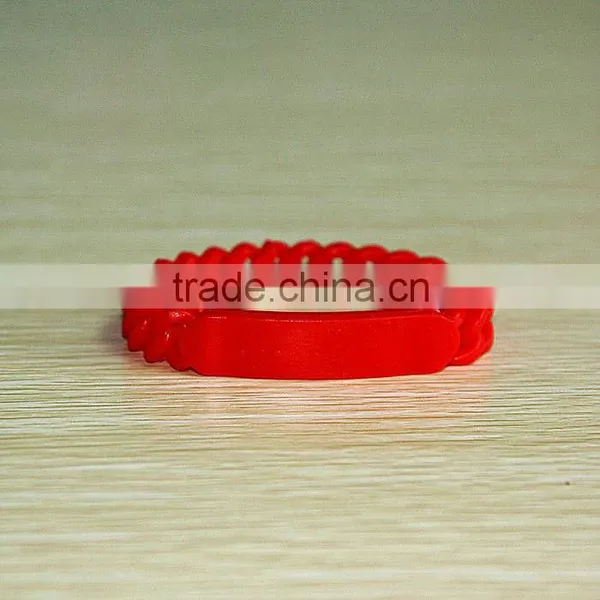 Custom Silicone Wristband With Twist Bracelet photo-4