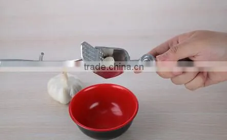 Marvelous Wholesale Kitchenware Metal Garlic Press and Aluminium Alloy Garlic Slicer photo-3