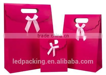 Dark Color Printing Present Bags,customized Paper Gift Bag photo-2