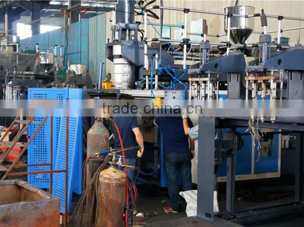 BST-82PC-30L Fully Automatic 30L Energy Saving Blow Moulding Machine photo-3