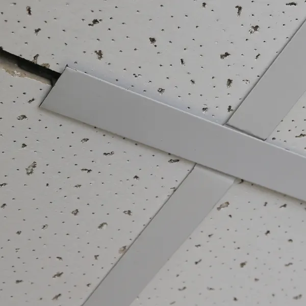 Galvanized Steel Profiles White Flat Ceiling Tee Bar Grid for Mineral Fiber Ceiling Tile photo-5