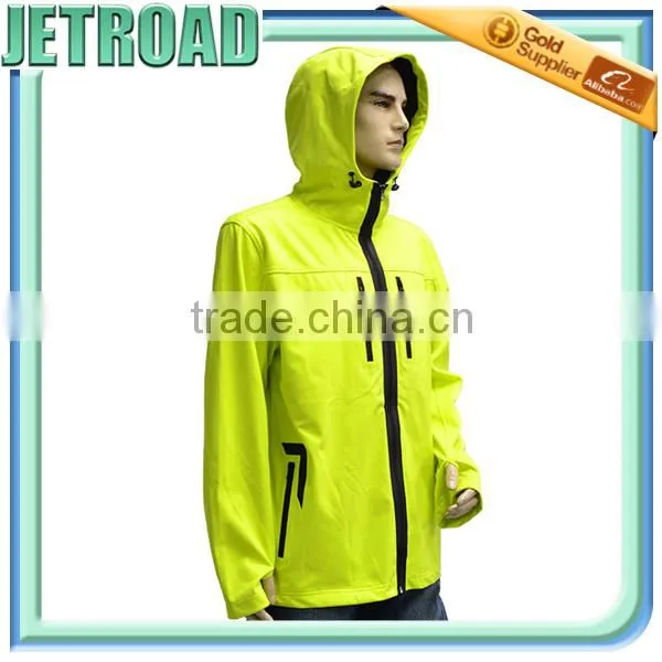 Men Breathable Membrane Softshell Jacket With Welded Zipper