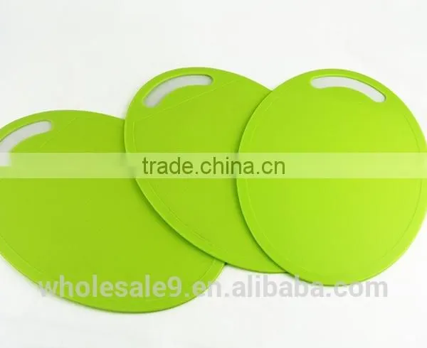 Newest FDA Grade Durable Colorful Non-slip Plastic Kitchen Cutting Board photo-2