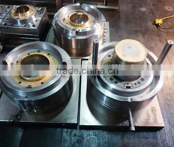 Customized Plastic Injection Bucket Wringer Mold Making in China photo-2