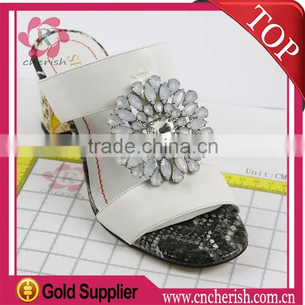 2016 Fashion Round Shaped Rhinestone Shoes Decoration for Shoe Shop photo-3