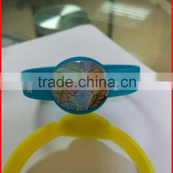 Waterproof Kids Wrist Bracelet Silicone Watch photo-2