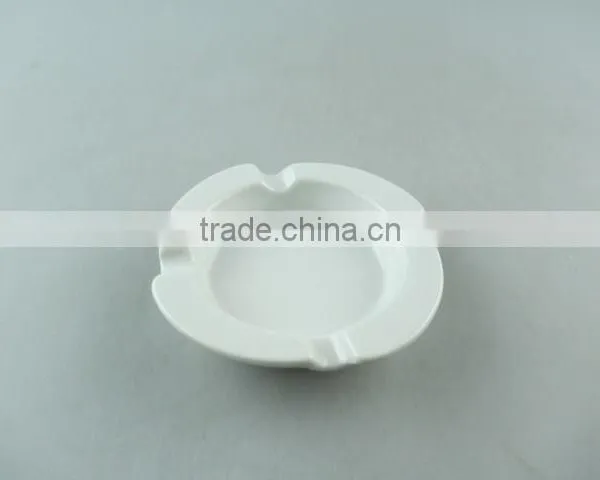 Wholesale Cheap Round White Porcelain Ashtray photo-2