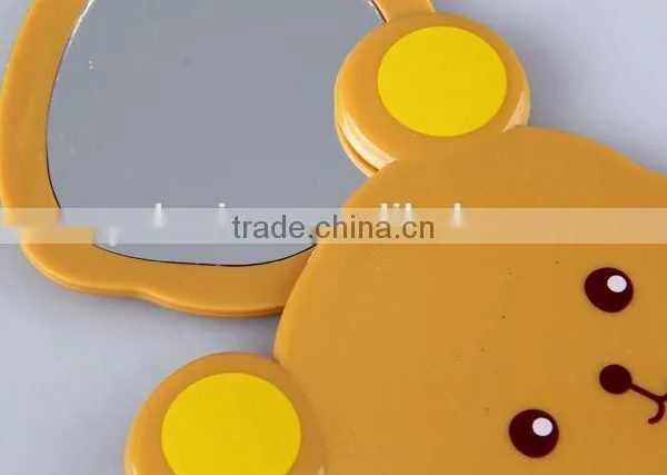 Cartoon Bear Shaped Printed Plastic Sliding Cover Mirror photo-3