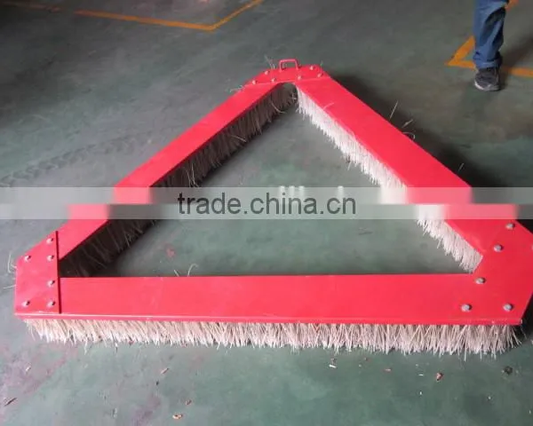 Triangular Brush for Artificial Grass Installation photo-2