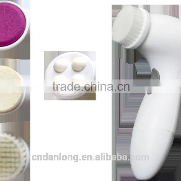 Batteries Facial Brush Deep Cleansing BA7042 photo-3