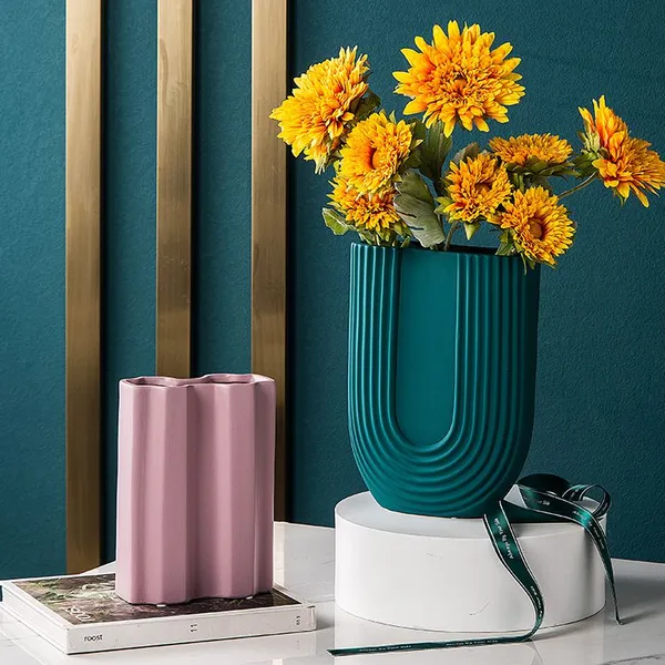 U-Shaped Geometric Stripes Morandi Color Green Ceramic Vase For Dried Flower Arrangement photo-2