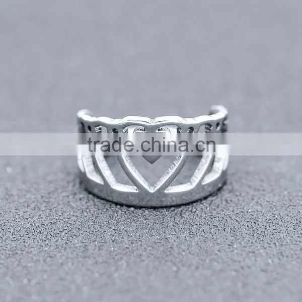 Elegant Stainless Steel Wedding Rings Carved With Love Heart photo-2
