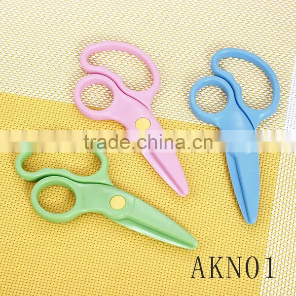 AKN01 Best Selling Products Safety Plastic Scissors for Cutting Papers photo-3