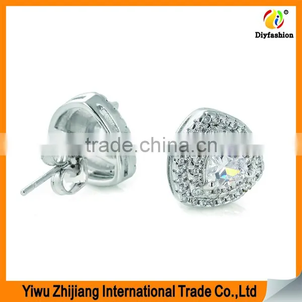 Double Lip Edge Triangle Set Zircon Diamond Stud Earrings photo-4