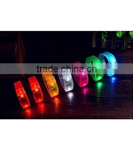 LED Luminous Button Bracelet Bracelet Edition Cheer Wrist Band Party (blue)