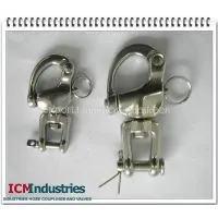Snap Shackle With Casting Swivel Jaw