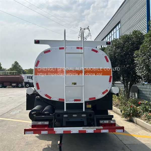 FAW Light Trucks 4X2 8000 Liters Refuelling Tank Truck/ Oil Tanker Truck photo-2