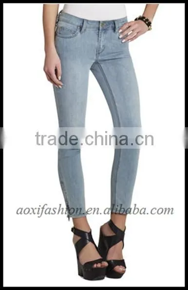 The Perfect Skinny Jean for Pairing With a T-shirt and Blazer for Chic and Creative Office-to-evening Looks.