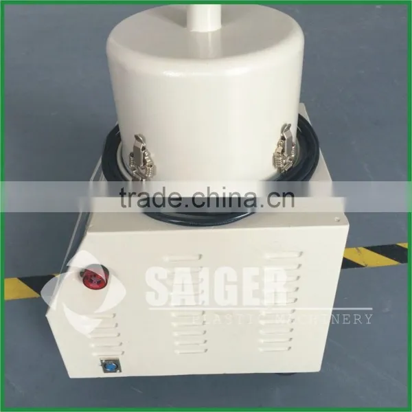 Industrial Plastic Carbon Brush Auto-loader SAL-300 for Injection Molding Machine photo-3