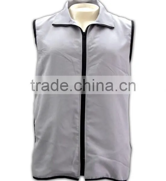China Manufactory High Quality Light Color Tailored Unique Pocket Work Vest photo-2