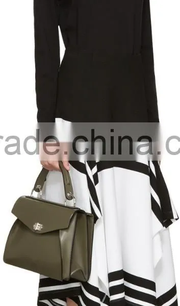 High Quality Wool Blended Crew Neck Heart Cut-Out Black Pullover for Women photo-4