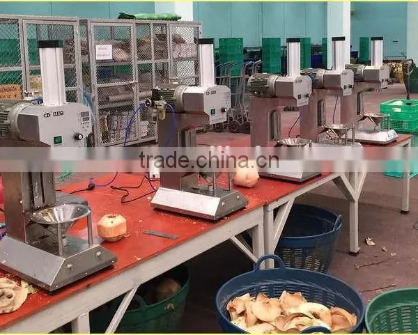 Green Coconut Peeling Machine , Electric Green Coconut Dehusking Machine