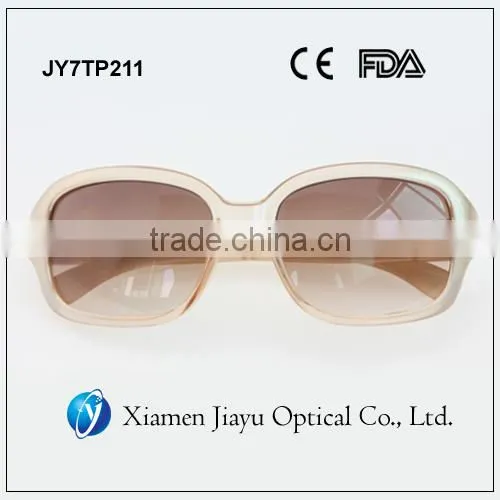 Fashion Plastic Sunglasses With Polarized (or PC) Lens for Woman Custom Logo photo-2