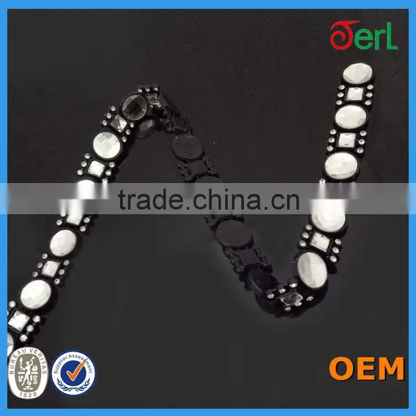 Plastic Rhinestone in Banding Trimming for Wholesale photo-3