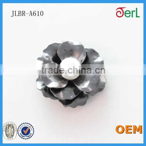 2016 OEM/ODM Fashion Rhinestone Pearl Scarf Clips for Silk Gift Garment Apparel Accessories photo-2