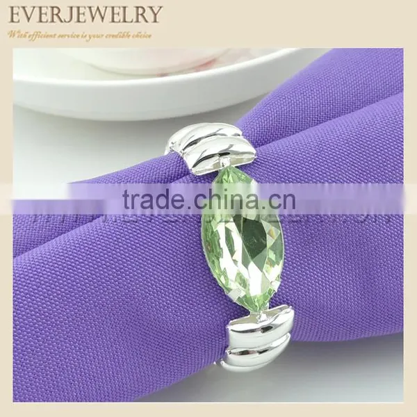 Big Crystal Diamond Napkin Ring photo-3