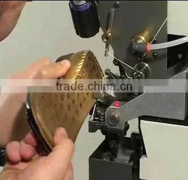 GR-203 Ornamental Seams Sewing Machine photo-4