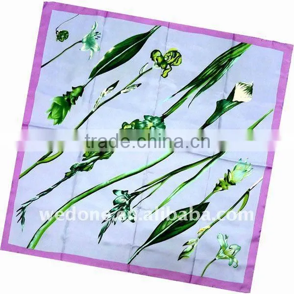 Lily Flowers Silk Twill Scarf 90*90 Green