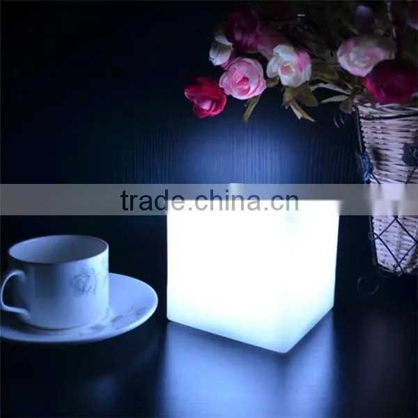 PE Plastic IP54 Lighted Remote Control Colorful Mini Led Cube photo-4