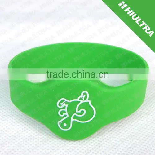 New Product Cheap Ntag203 Waterproof Silicone Rfid Wristbands for Event Made in China photo-2