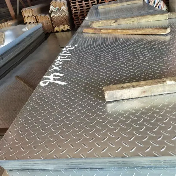 Galvanized Diamond Checkered Plate / GI Tread Plate Anti-slip Steel Sheet